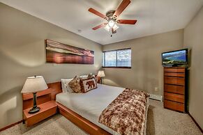 Mv49 Lake Tahoe a Block From the Caverock Beach