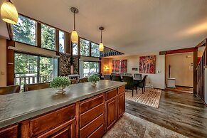 Mv49 Lake Tahoe a Block From the Caverock Beach