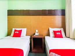 OYO 89408 Royal Hotel