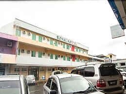 OYO 89408 Royal Hotel