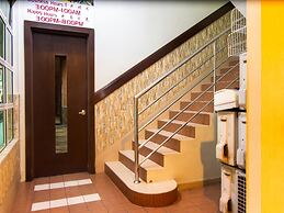 OYO 89408 Royal Hotel