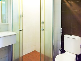 OYO 89408 Royal Hotel