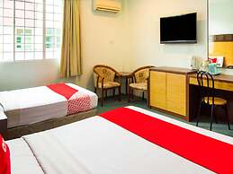 OYO 89408 Royal Hotel