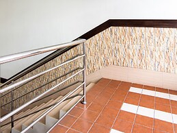 OYO 89408 Royal Hotel