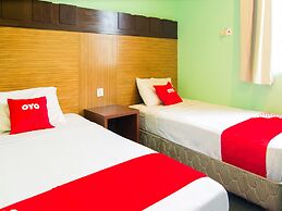 OYO 89408 Royal Hotel