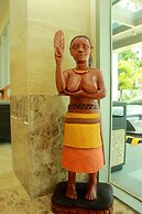 West Plaza Hotel at Lebuu Street