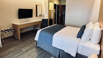 West Plaza Hotel at Lebuu Street