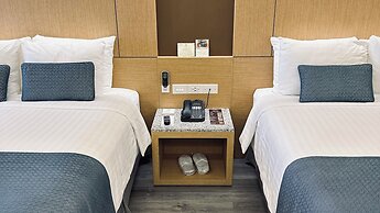 West Plaza Hotel at Lebuu Street