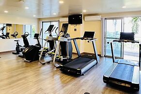 West Plaza Hotel at Lebuu Street