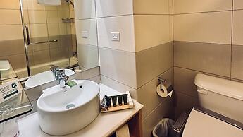 West Plaza Hotel at Lebuu Street