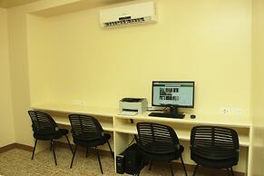 West Plaza Hotel at Lebuu Street