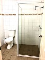 Overlander Motor Lodge