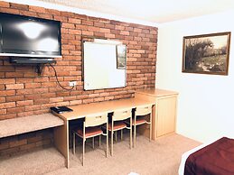 Overlander Motor Lodge