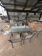 Overlander Motor Lodge