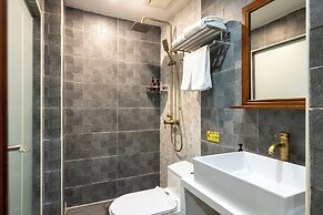 East Hotel The Forbidden City Drum Tower