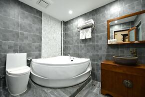 East Hotel The Forbidden City Drum Tower