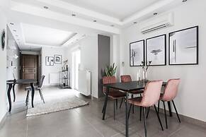 UPSTREET Modernized & Spacious 2BD Apartment in Chalandri