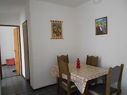 Gohouse - Pontoes 703