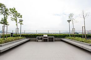 Rex Ollie The Edge Residence