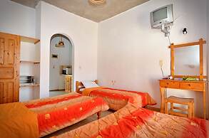 Filia Studios & Apartments