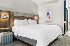 Holiday Inn Express & Suites Detroit North - Roseville by IHG