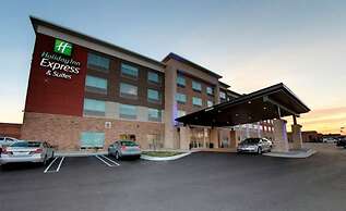 Holiday Inn Express & Suites Detroit North - Roseville, an IHG Hotel