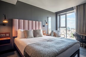 The Gate London City