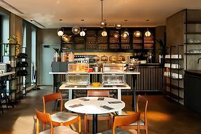 The Gate London City