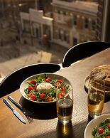 The Gate London City