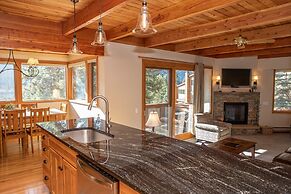 1320 Tennis Townhome 3 Bedroom Townhouse by RedAwning