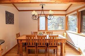 1320 Tennis Townhome 3 Bedroom Townhouse by RedAwning