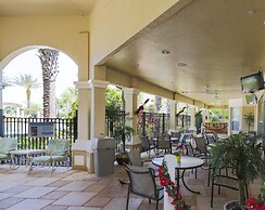 Pineapple Palms by VillaDirect