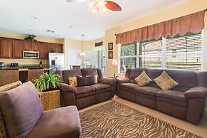 Pineapple Palms by VillaDirect