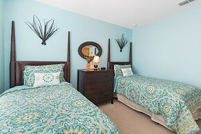 Pineapple Palms by VillaDirect