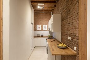 Aspasios Gracia Apartments