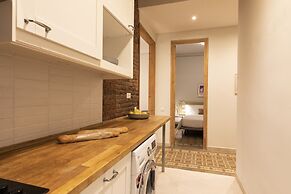 Aspasios Gracia Apartments