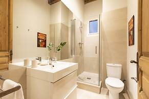 Aspasios Gracia Apartments