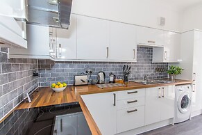 Admiralty street by Pureserviced