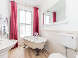 Admiralty street by Pureserviced