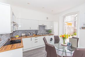 Admiralty street by Pureserviced