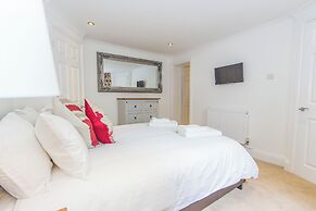 Admiralty street by Pureserviced