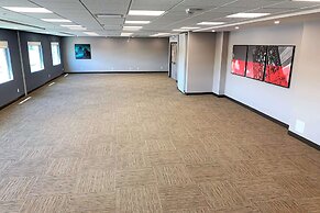 Wingate by Wyndham Kanata West Ottawa