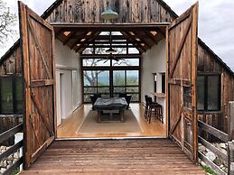 LX 57: Weathertop Rustic Ranch in Carmel With Luxury Amenities