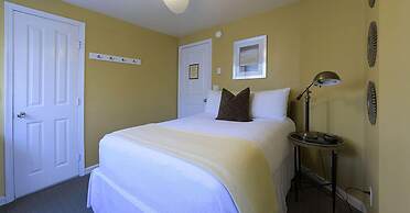 Rehoboth Guest House - Adults only