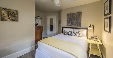 Rehoboth Guest House - Adults only