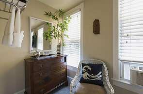 Rehoboth Guest House - Adults only