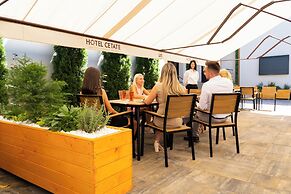 Hotel Cetate