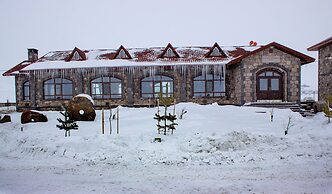 Lake Cildir Lodge