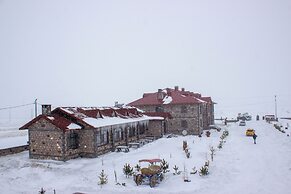 Lake Cildir Lodge