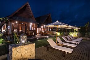 D'Byas Beach Club and Villa